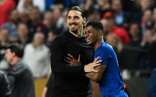 A koronavírusból felgyógyuló Ibrahimovic is a maszkviselés mellett kampányol