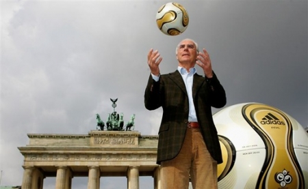 Ezentúl a Beckenbauer téren áll a Bayern München stadionja