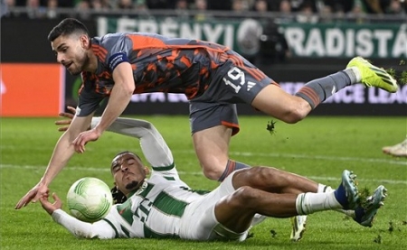 Kettős vereséggel búcsúzott a Ferencváros